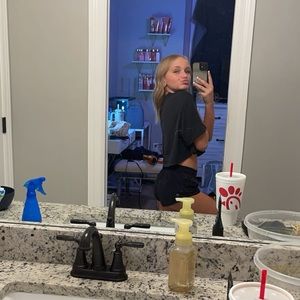 Meet your Posher, Carly